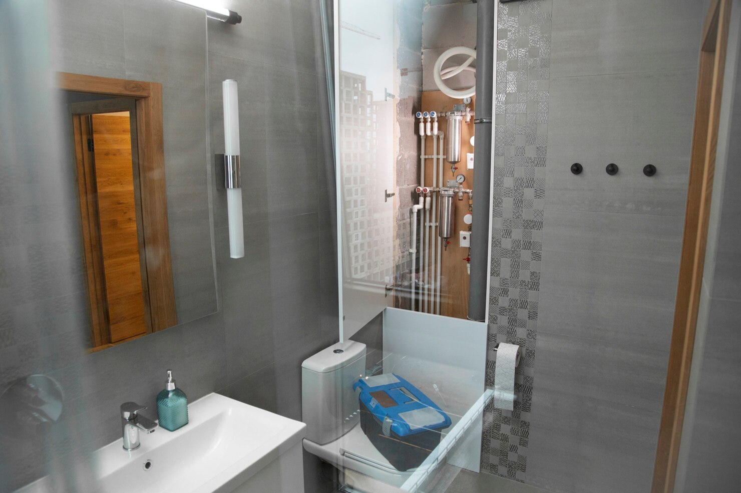 Bathroom Remodeling in Madison WI: Layout That Works at 7 AM, Materials That Last, Ventilation That Matters